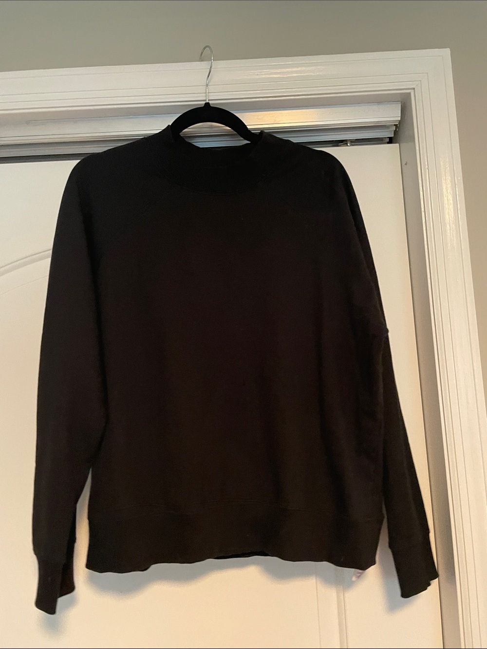 NWOT! Cariloha Women's Black Crewneck Sweater - Versatile Everyday Knit Size XL